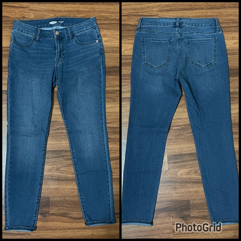 Old Navy Women's Skinny Jeans in Dark Blue Wash